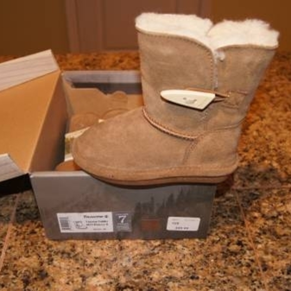 Brand New - Bearpaw Victorian Boots - Hickory - Size 7 Toddler